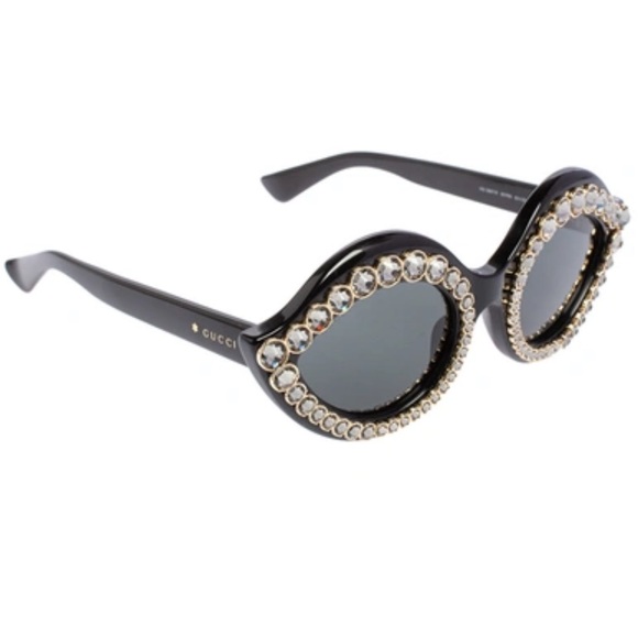 GUCCI Black LIPS Crystal Sunglasses
GG-0045S-001